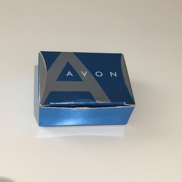 Brand New Avon 2005 Holiday Classics Christmas Charm Bracelet - Picture 4 of 4